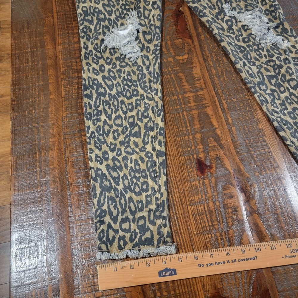 Easel Women's Leopard Print Distressed Skinny Ankle Jeans Size Small - Picture 4 of 8